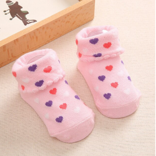 8539_babysocks_hearts