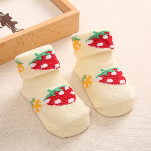 8541_babysocks_strawberry
