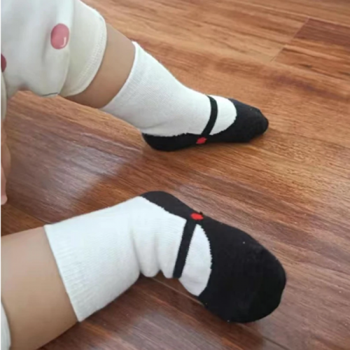 8707_black_socks_ballet